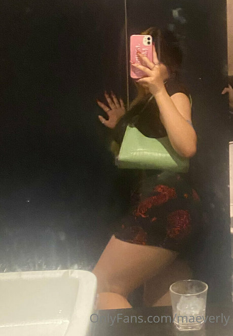 maeverly onlyfans naked