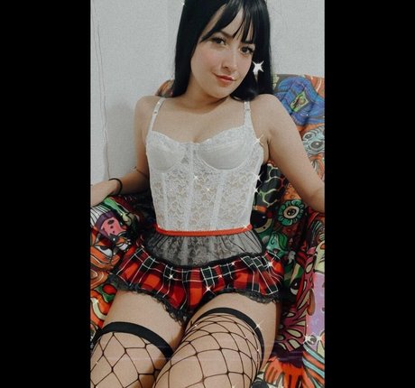 alicepagaany onlyfans model