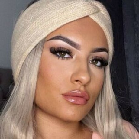 MissElBelle onlyfans images