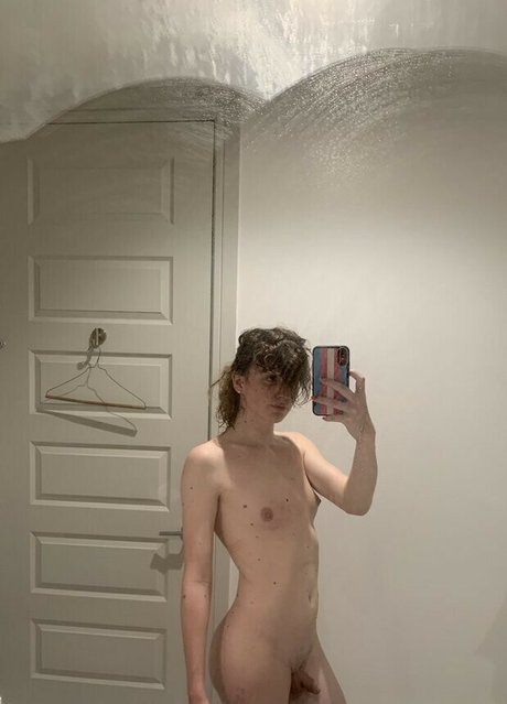 Newdle Head Bella onlyfans leaked pictures