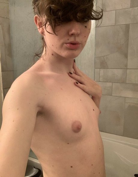 Newdle Head Bella onlyfans nudes leaked