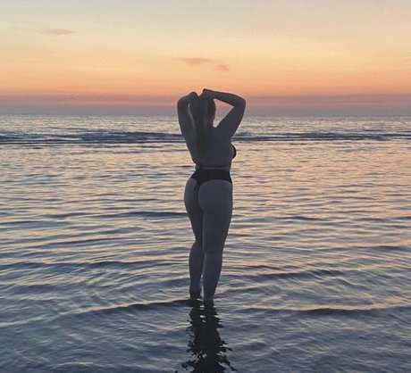 Hollie H onlyfans sextape