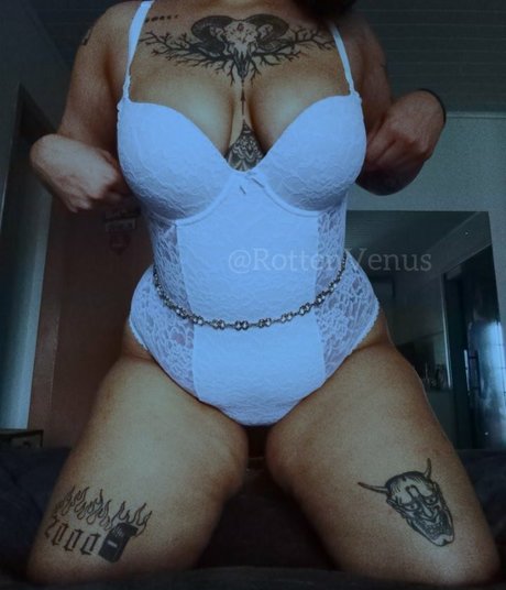 RottenVenus nude only fans leaks