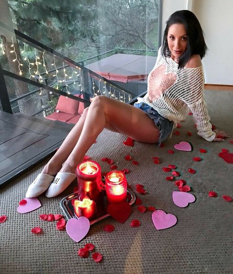 Cheryl Burke onlyfans leaks