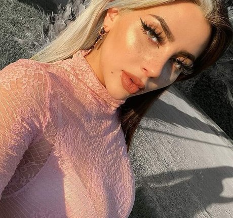 Vai Monroe only fans leak nude