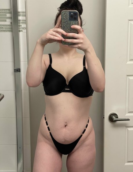 goddesslaylaaa naked onlyfans leak