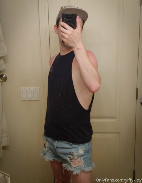 yiffykitty onlyfans naked pics