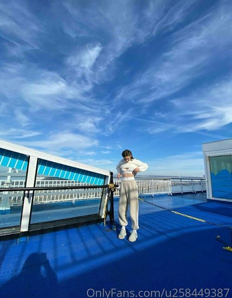 leona corona only fans leak