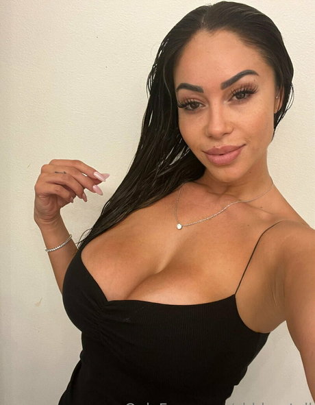 Shantel Tinajero onlyfans leak ass