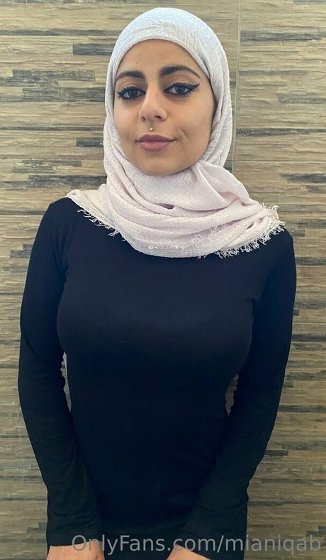 Mia Niqab naked onlyfans