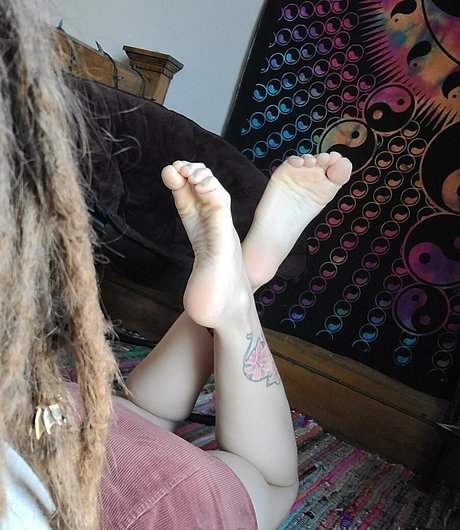 lilhippietoes onlyfans leak new