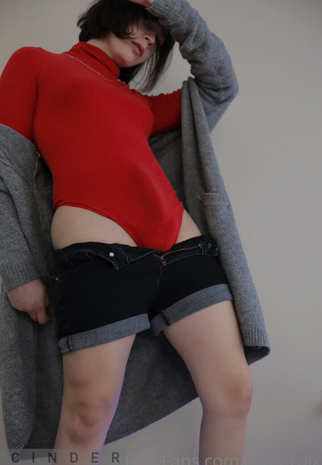 cinderpixelfree onlyfans leaked pictures