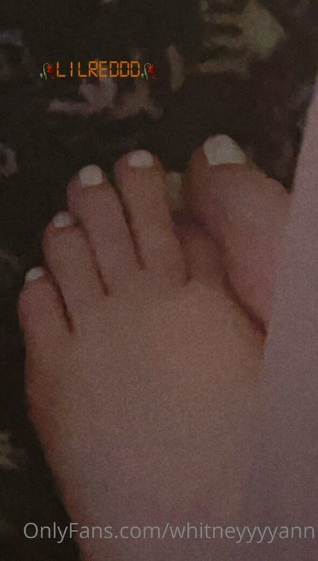 whitneyyyyann onlyfans boobs