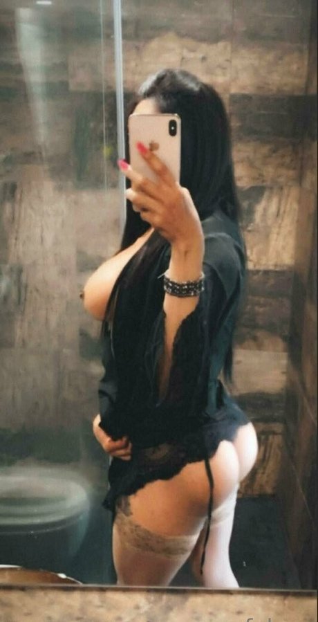 vanefalcao onlyfans model photo