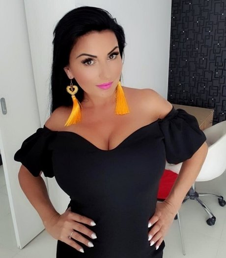 Rita Kyslinger is on onlyfans