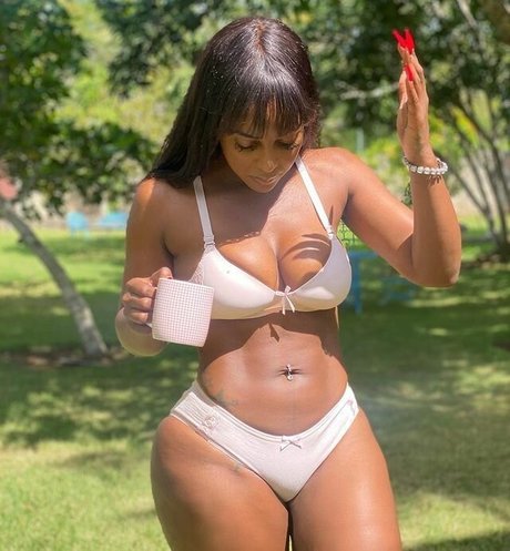 Amara La Negra onlyfans leajs