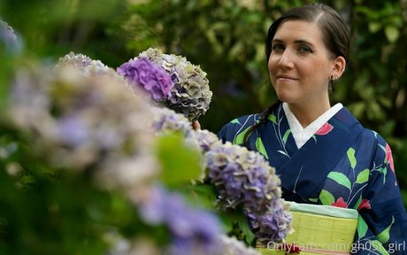 gh05t girl onlyfans strip tease