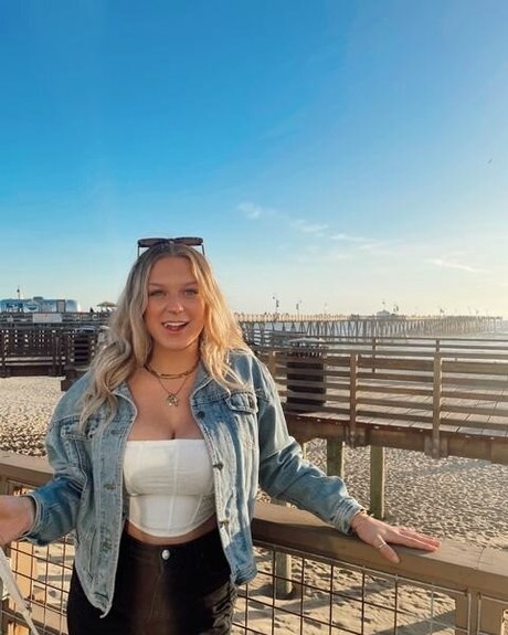 Whitney T onlyfans leak free