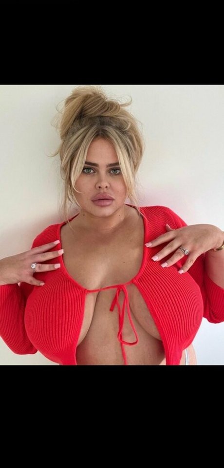 Susannah Elizabeth nude on onlyfans