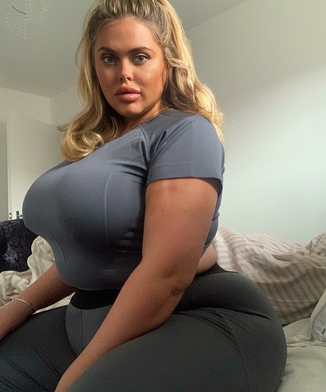 Susannah Elizabeth onlyfans.