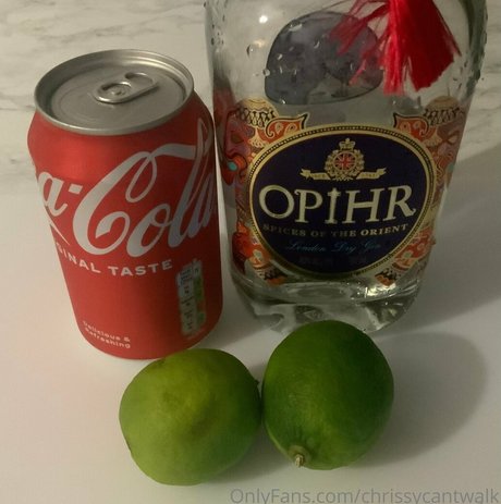 chrissycantwalk onlyfans leaked