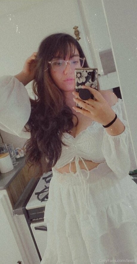 lextti onlyfans sexy