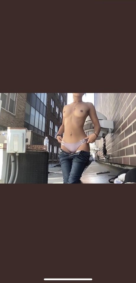 naybaexox onlyfans model