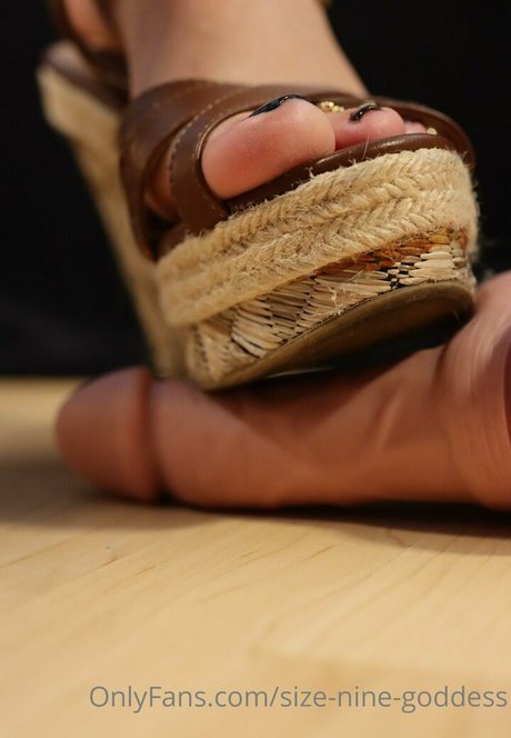 size nine goddess only fans nude