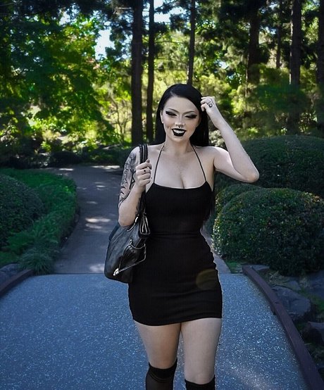 Horrific Temptress onlyfans nude