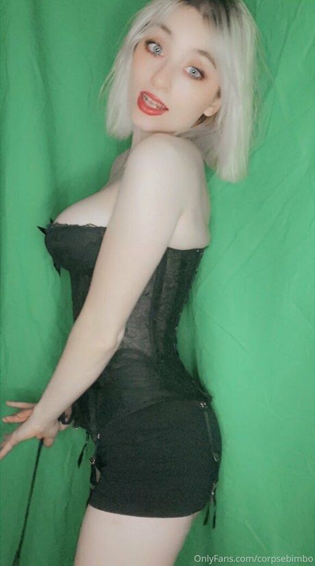 finalfaerie onlyfans model photos