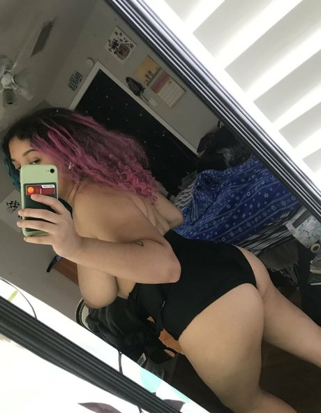 itselliemay naked only fans