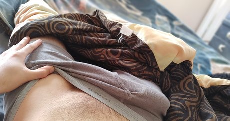 hunganduncut onlyfans leak naked