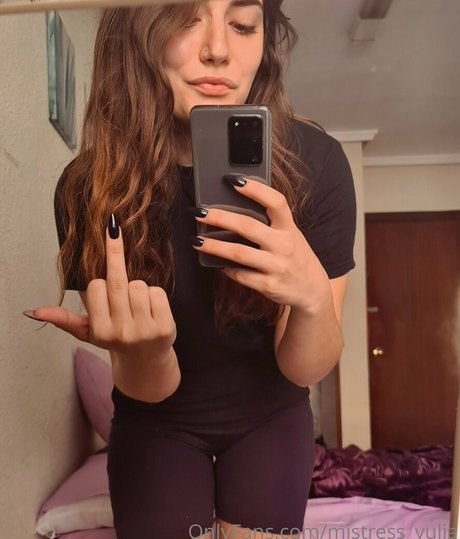 findomylia onlyfans naked