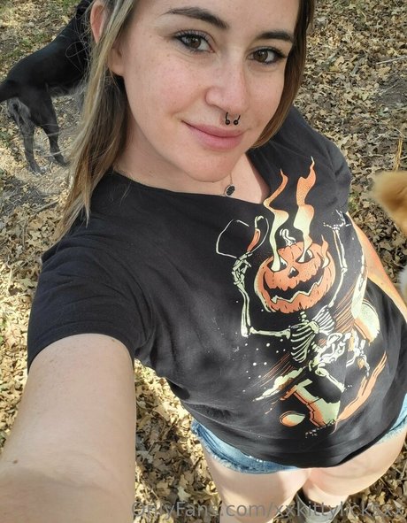 xxkittylicksxx nude onlyfans