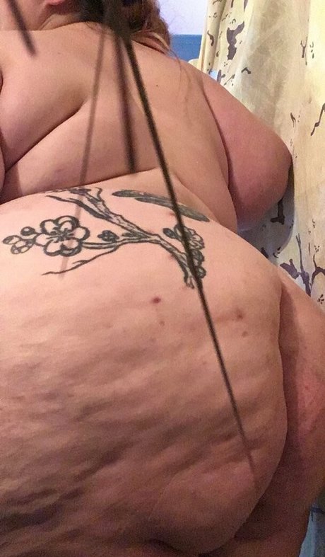 leahloolabelle onlyfans naked leaked