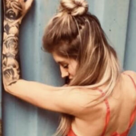 Holly Handles onlyfans striptease