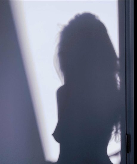 Dodie Clark onlyfans uncensored