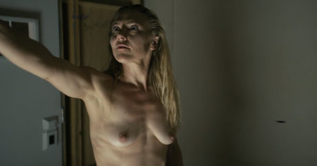 Dominique Swain nude only fans leaks