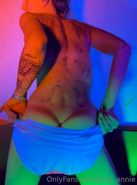 poly annie nude onlyfans leaks