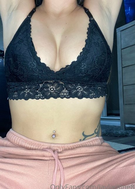 laylaraine8 onlyfans page