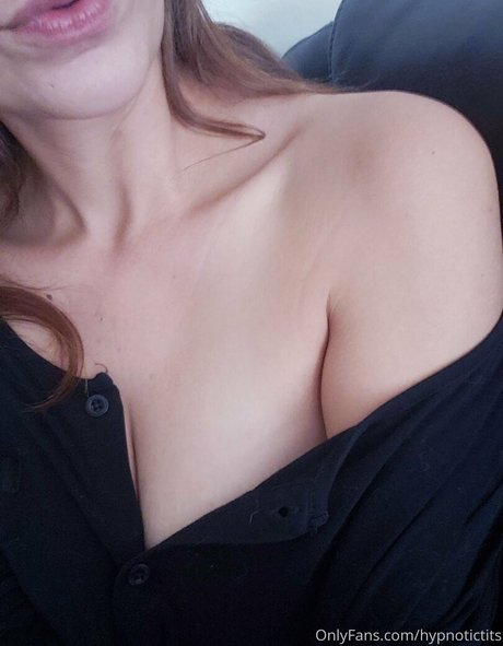 hypnotictits onlyfans nude