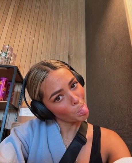 Mackensiemintz onlyfans porn nude