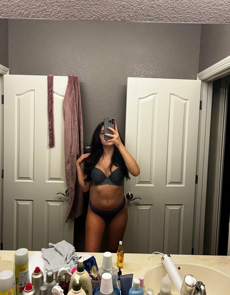 alexandra 999 nude onlyfans leaked