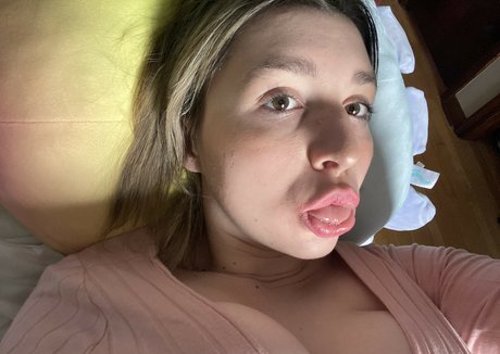 baddiealexaaa onlyfans model photos