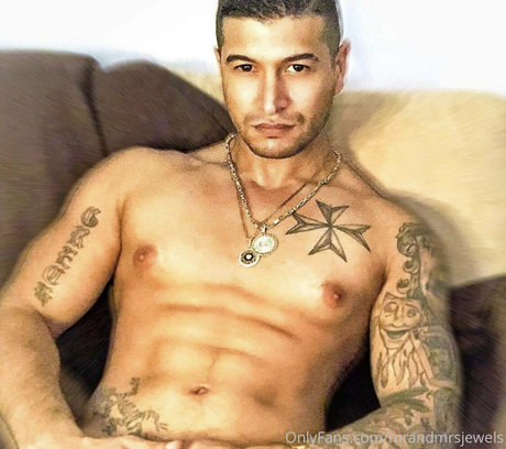 mrandmrsjewels onlyfans content type