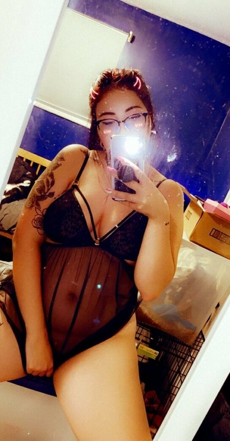 coralinebb onlyfans leajs