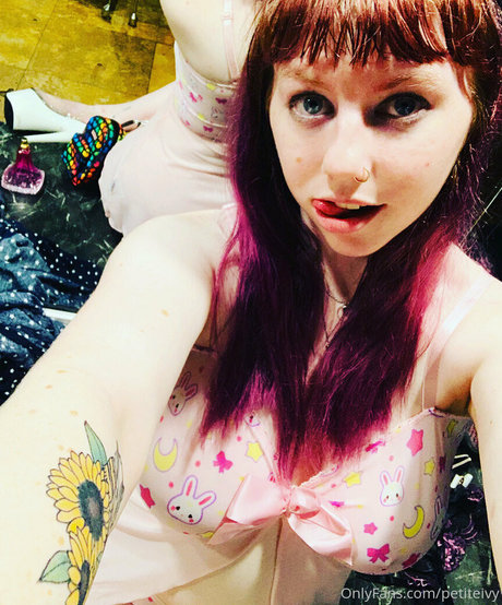 petiteivy onlyfans leaked tits