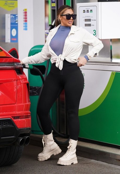 Chloe Ferry onlyfans naked leaked