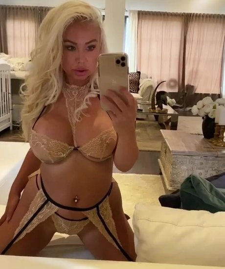 officialamandabreden nudes onlyfans leaked