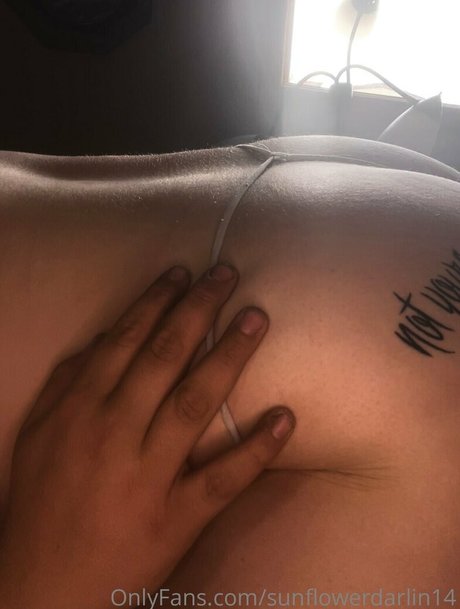 sunflowerdarlin14 porn onlyfans leak